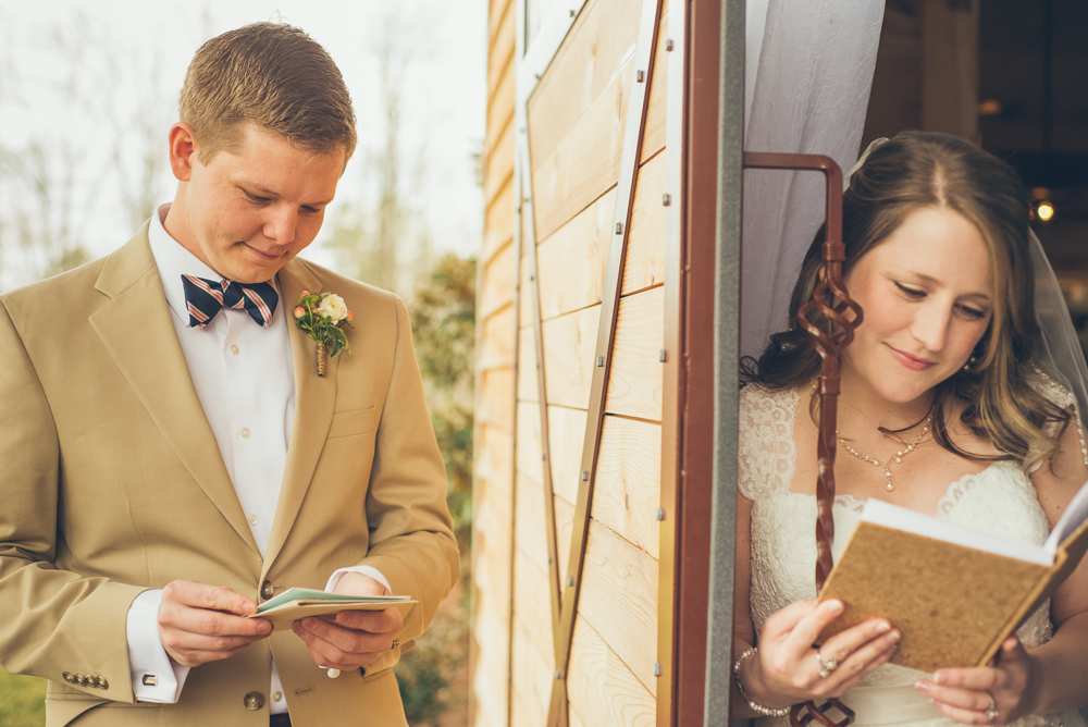 Atlanta & Destination Wedding Photography | Joyelan.com | The Walters Barn