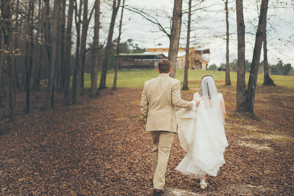 Atlanta & Destination Wedding Photography | Joyelan.com | The Walters Barn