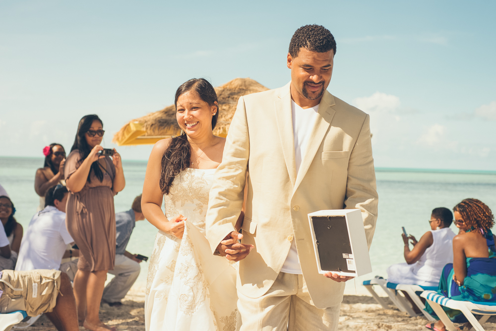 Atlanta & Destination Wedding Photographer Bahamas | www.Joyelan.com