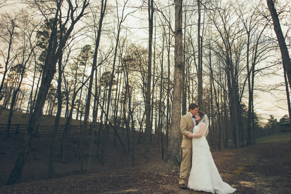 Atlanta & Destination Wedding Photography | Joyelan.com | The Walters Barn