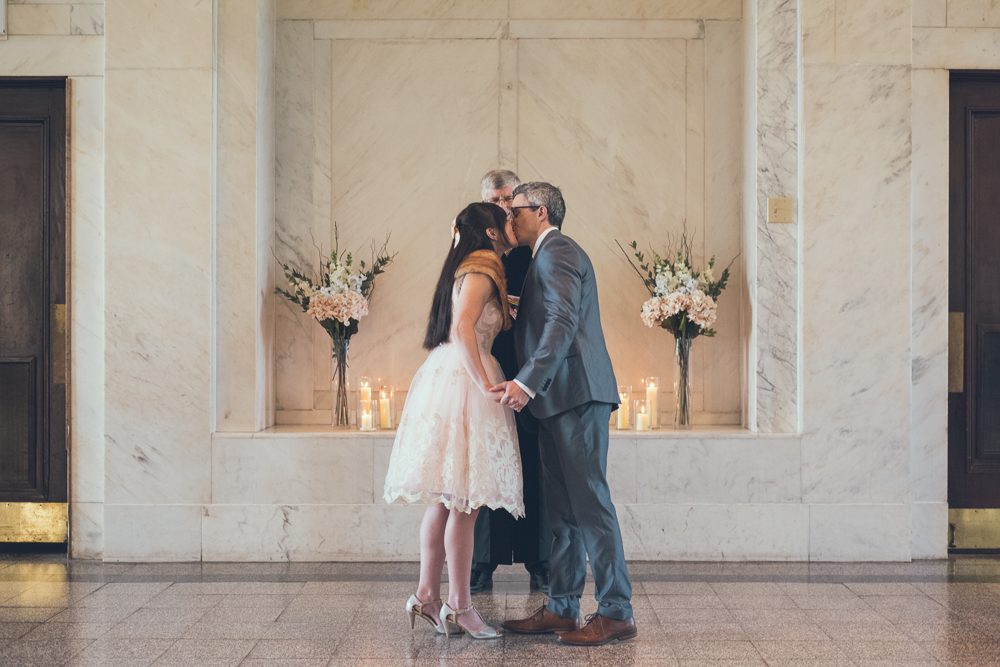 Atlanta Wedding Photographer | Intimate Wedding | www.Joyelan.com | Old Decatur Courthouse