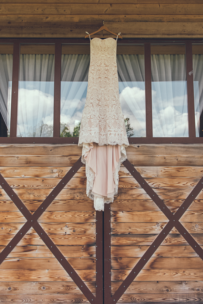 Tampa Bay and Atlanta Wedding Photographer | www.Joyelan.com | The Walters Barn | Florida Wedding Photography