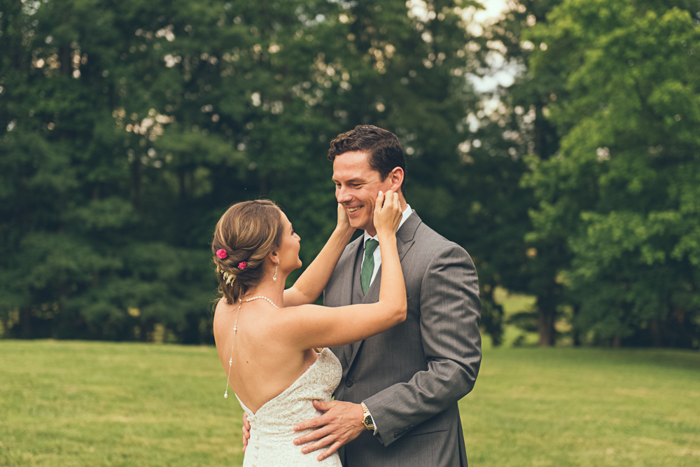 Tampa Bay and Atlanta Wedding Photographer | www.Joyelan.com | The Walters Barn | Florida Wedding Photography