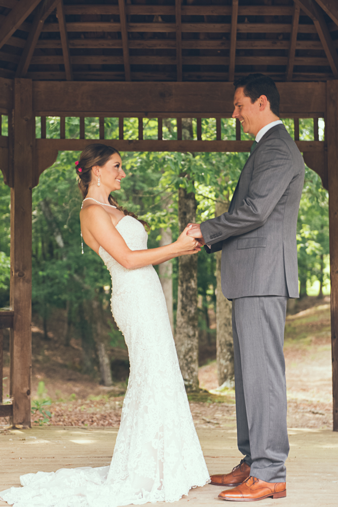 Tampa Bay and Atlanta Wedding Photographer | www.Joyelan.com | The Walters Barn | Florida Wedding Photography