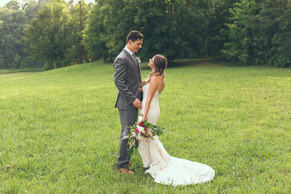 Tampa Bay and Atlanta Wedding Photographer | www.Joyelan.com | The Walters Barn | Florida Wedding Photography