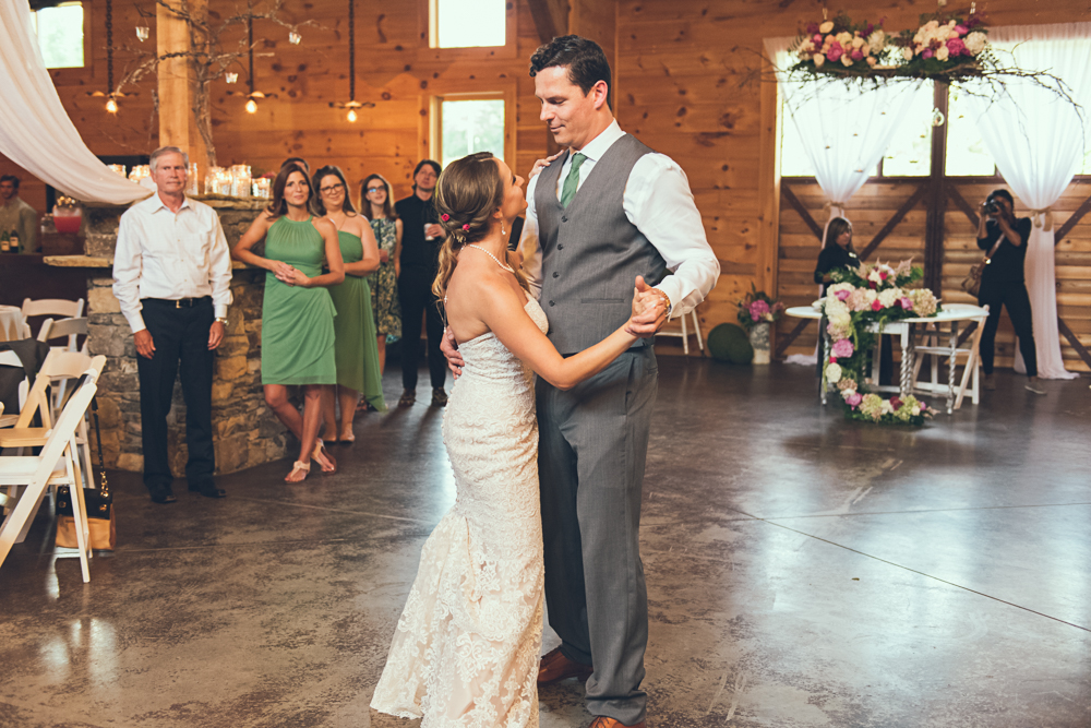 Tampa Bay and Atlanta Wedding Photographer | www.Joyelan.com | The Walters Barn | Florida Wedding Photography