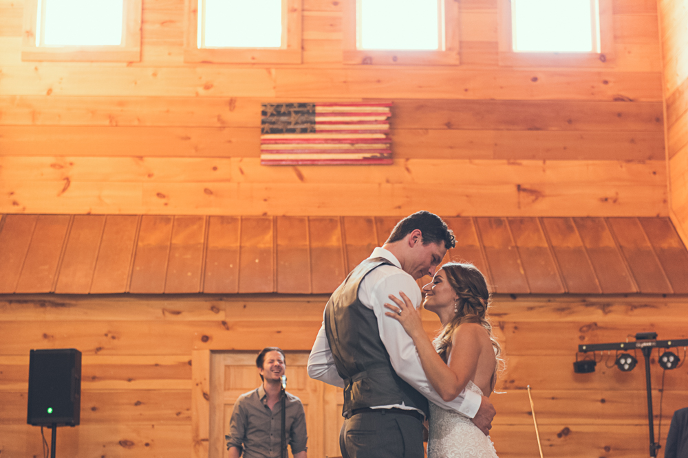 Tampa Bay and Atlanta Wedding Photographer | www.Joyelan.com | The Walters Barn | Florida Wedding Photography