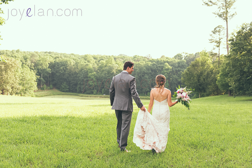 Tampa Bay and Atlanta Wedding Photographer | www.Joyelan.com | The Walters Barn | Florida Wedding Photography