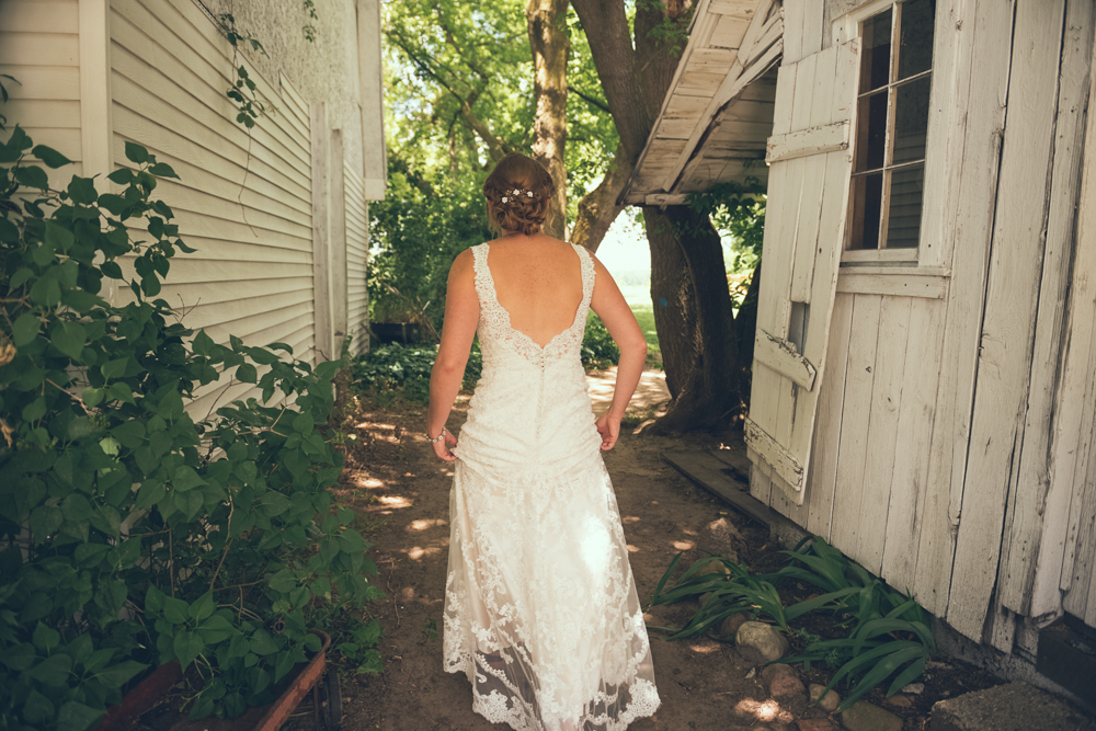 Florida and Destination Wedding Photographer - www.Joyelan.com - Milestone Barn Bannister Romantic Rustic Barn Wedding Michigan Photos