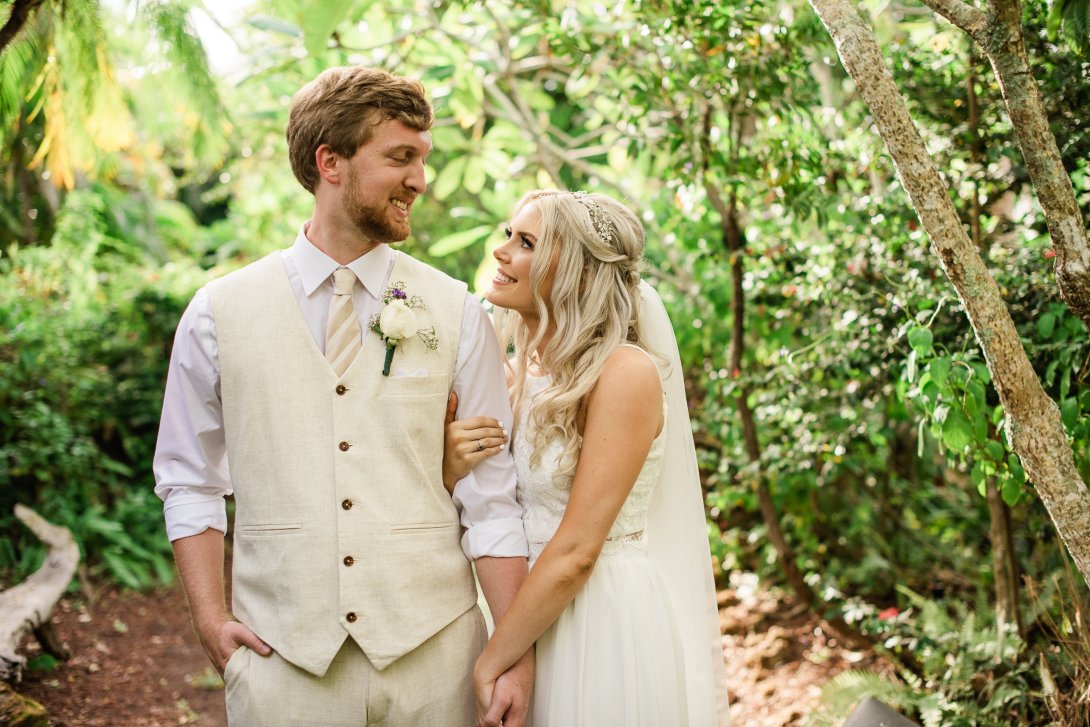 Tampa Bay Wedding Photographer | Joyelan Photography | Fall Wedding at Mixton Farms