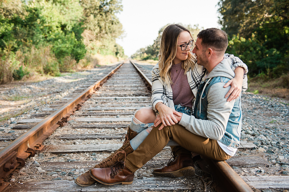 Tampa Bay Portrait Photographer | www.Joyelan.com | Largo Couple Session