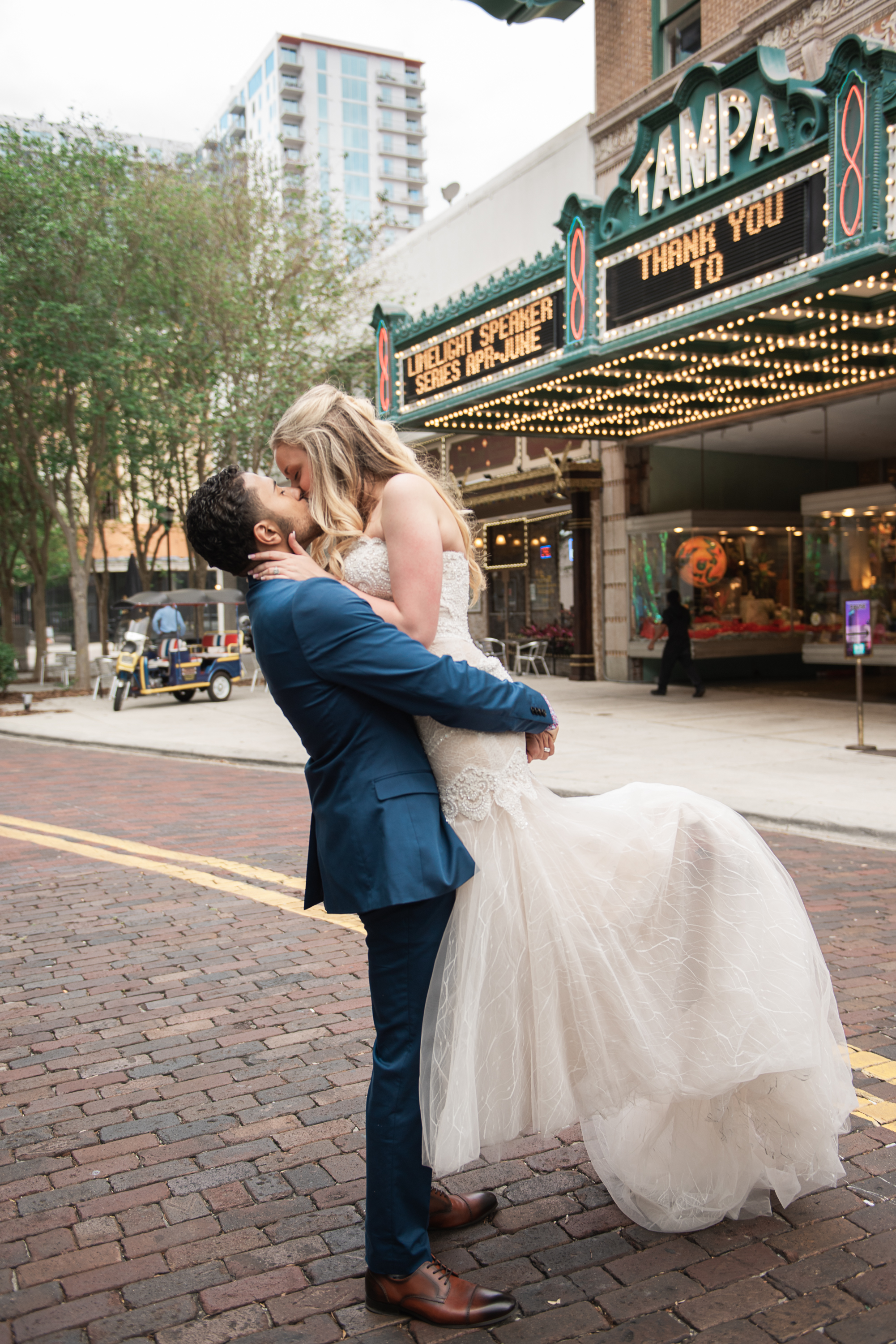 Tampa Elopement Photographer - Hillsborough county courthouse - Le Meridien Tampa Wedding