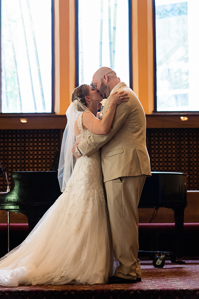 Tampa Wedding Photographer | www.Joyelan.com | Poynter Institute wedding St. Petersburg Florida
