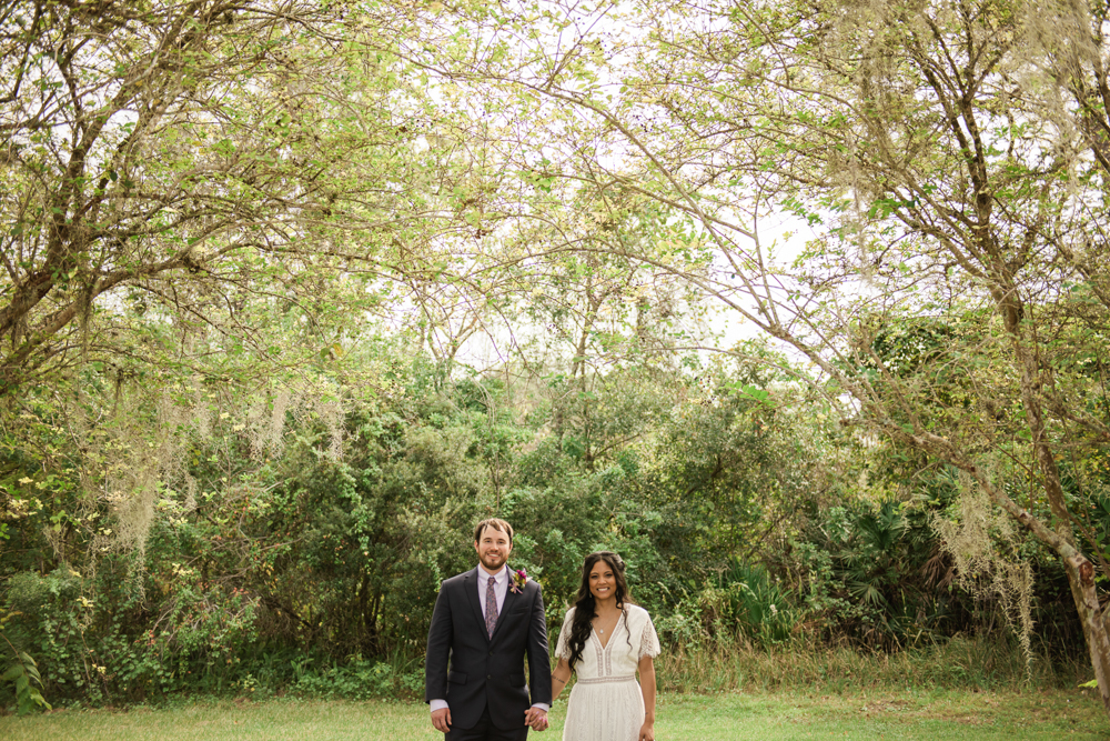 Tampa Wedding Photographer | Clearwater Backyard Wedding | Joyelan Photography