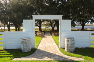 Covington farm wedding florida | Tampa farm weddings | Lakeland wedding photography | joyelan.com