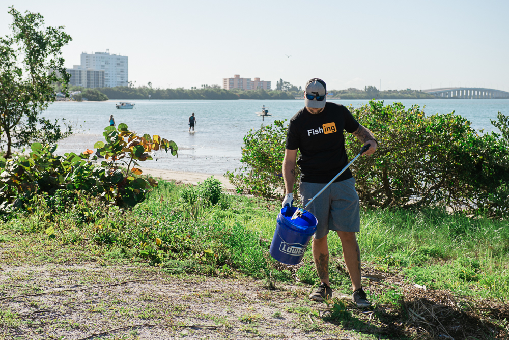 Tampa Bay Photographer | Joyelan Photography | Fresh Catch Coffee Beach Clean Up
