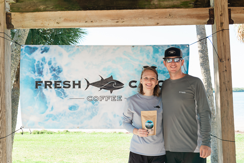 Tampa Bay Photographer | Joyelan Photography | Fresh Catch Coffee Beach Clean Up