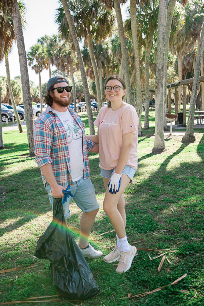 Tampa Bay Photographer | Joyelan Photography | Fresh Catch Coffee Beach Clean Up