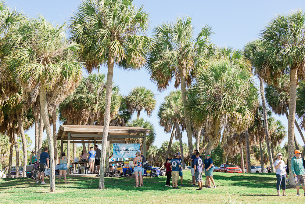 Tampa Bay Photographer | Joyelan Photography | Fresh Catch Coffee Beach Clean Up