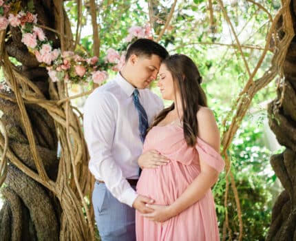Maternity photos at the Florida Botanical Gardens